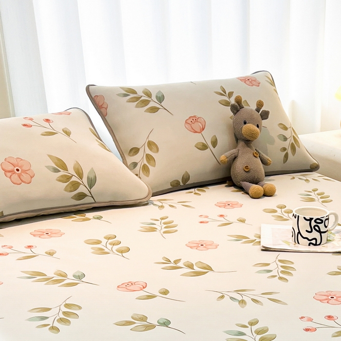 91家纺网 家纺一手货源 找家纺 LIFE.丽芙 2025春夏新款独家研发太空层凉感冰丝枕头套印花包边款 莫妮卡