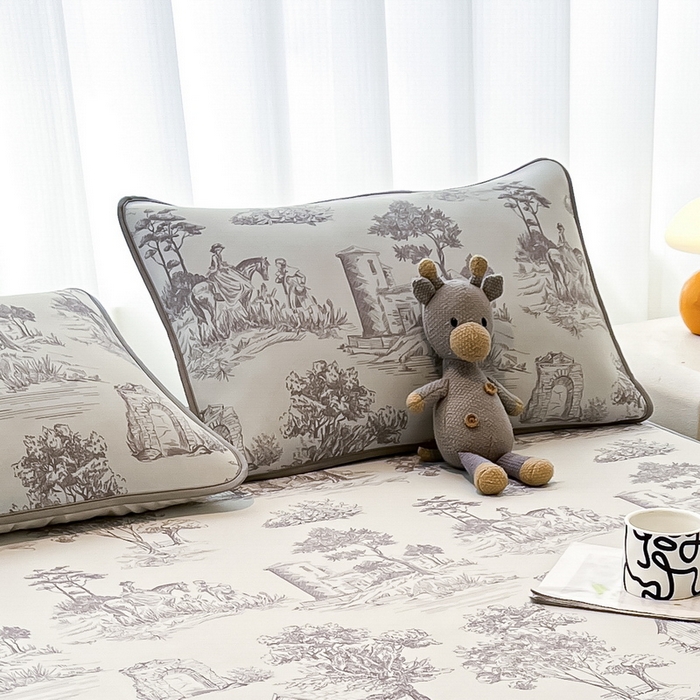 91家纺网 家纺一手货源 找家纺 LIFE.丽芙 2025春夏新款独家研发太空层凉感冰丝枕头套印花包边款 秘密庄园