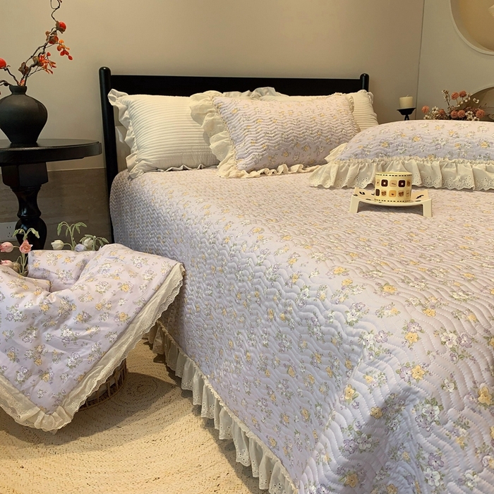 91家纺网 家纺一手货源 找家纺 莱豫家纺 2025春夏新款纯棉全棉花边款床盖三件套 花语紫