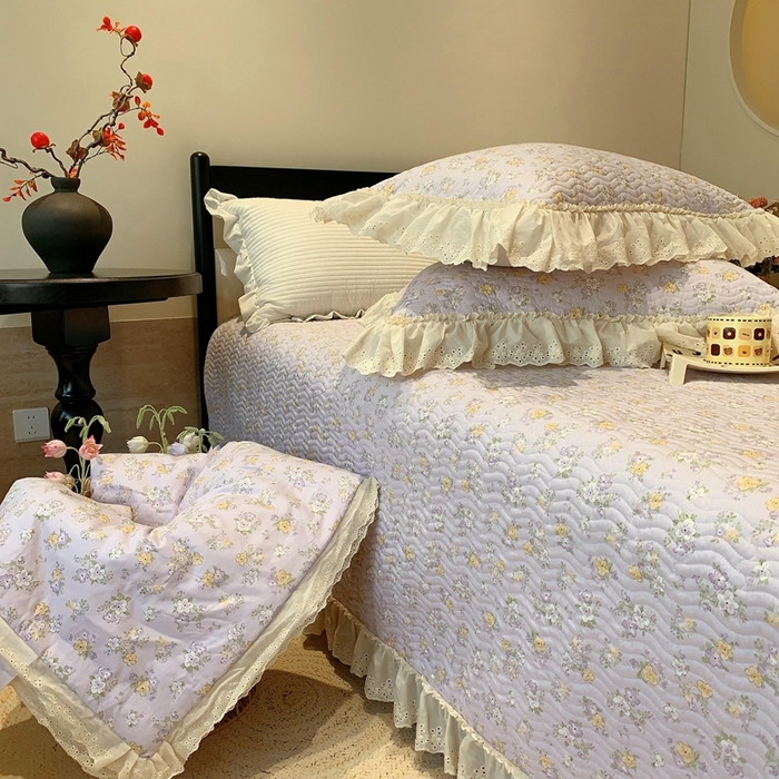 91家纺网 家纺一手货源 找家纺 莱豫家纺 2025春夏新款纯棉全棉花边款床盖三件套 花语紫