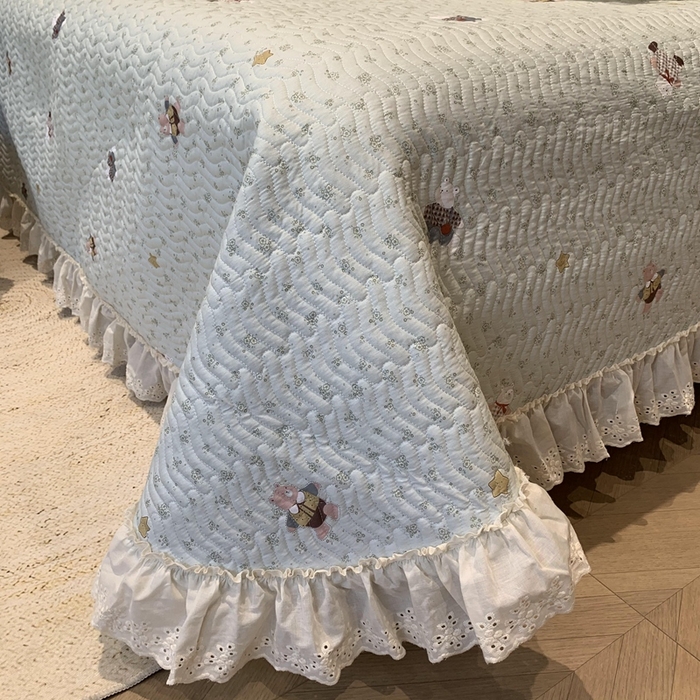 91家纺网 家纺一手货源 找家纺 莱豫家纺 2025春夏新款纯棉全棉花边款床盖三件套 小花熊