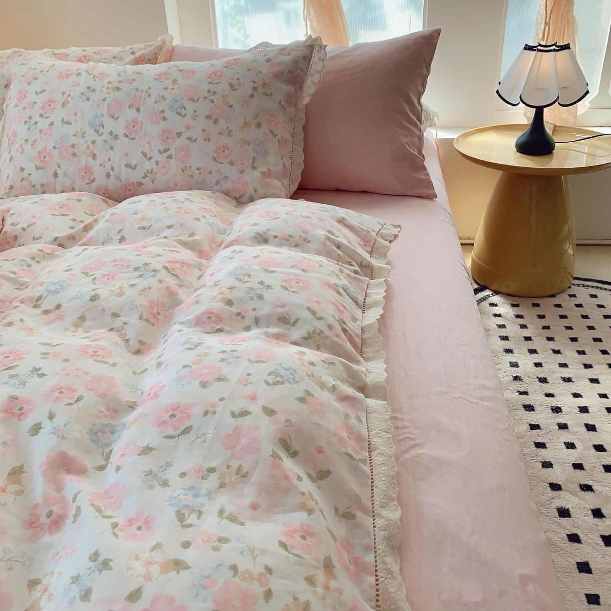 91家纺网 家纺一手货源 找家纺 莱豫家纺 2025春夏新款双层纱花边四件套 阳光花朵