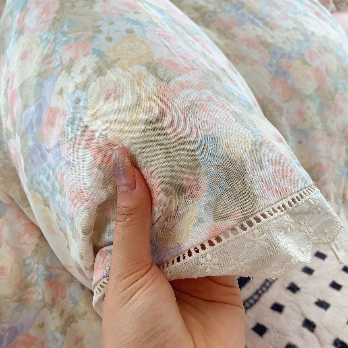 91家纺网 家纺一手货源 找家纺 莱豫家纺 2025春夏新款双层纱花边四件套 暖阳绿意