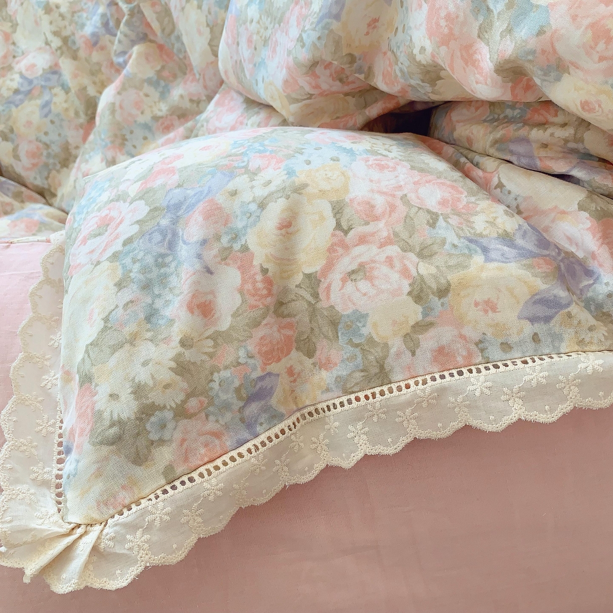 91家纺网 家纺一手货源 找家纺 莱豫家纺 2025春夏新款双层纱花边四件套 暖阳绿意