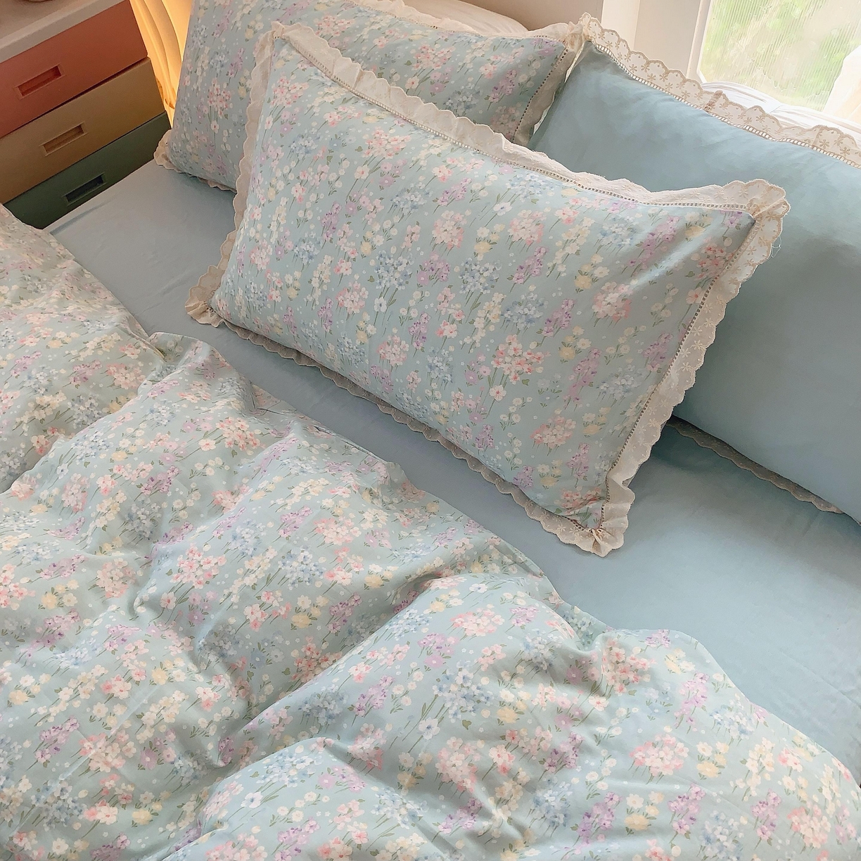 91家纺网 家纺一手货源 找家纺 莱豫家纺 2025春夏新款双层纱花边四件套 花海恋人绿