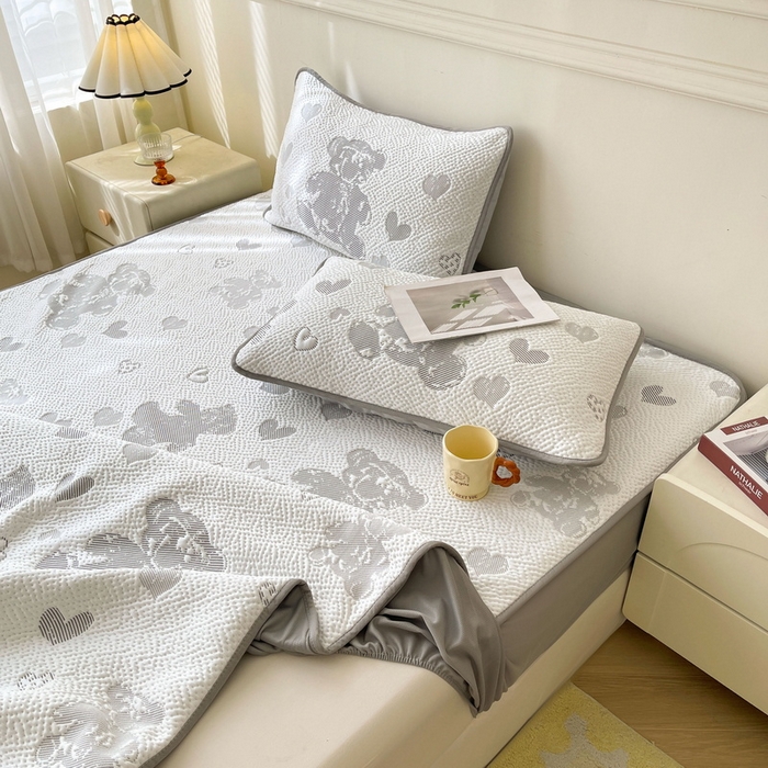 91家纺网 家纺一手货源 找家纺 （总）LIFE.丽芙 2025春夏季新品A类针织提花冰凉豆豆凉感软席床笠三件套加厚冰丝凉席床罩单件（450克）-风格一