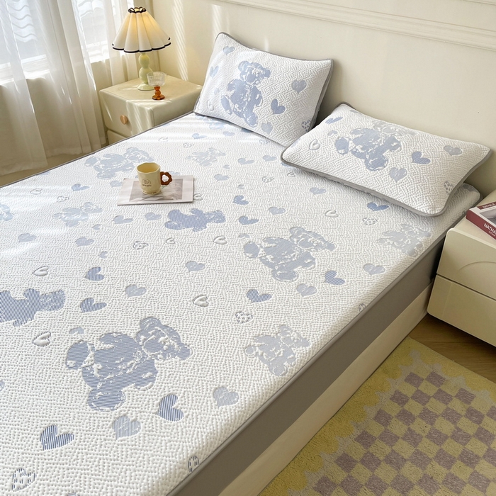 91家纺网 家纺一手货源 找家纺 LIFE.丽芙 2025春夏季新品A类针织提花冰凉豆豆凉感软席床笠三件套加厚冰丝凉席床罩单件（450克）-风格一 熊世界-海蓝