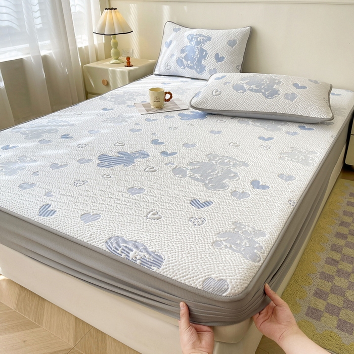 91家纺网 家纺一手货源 找家纺 LIFE.丽芙 2025春夏季新品A类针织提花冰凉豆豆凉感软席床笠三件套加厚冰丝凉席床罩单件（450克）-风格一 熊世界-海蓝