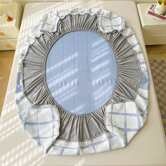 91家纺网 家纺一手货源 找家纺 LIFE.丽芙 2025春夏季新品A类针织提花冰凉豆豆凉感软席床笠三件套加厚冰丝凉席床罩单件（450克）-风格一 几何字母-海蓝