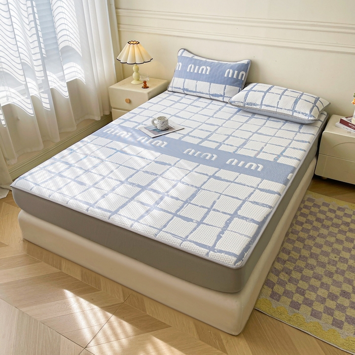 91家纺网 家纺一手货源 找家纺 LIFE.丽芙 2025春夏季新品A类针织提花冰凉豆豆凉感软席床笠三件套加厚冰丝凉席床罩单件（450克）-风格一 几何字母-海蓝