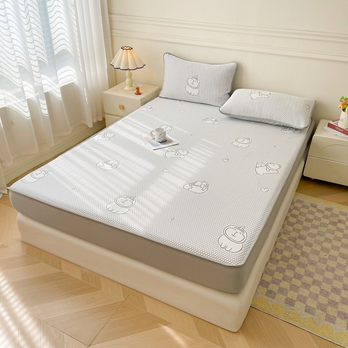 91家纺网 家纺一手货源 找家纺 LIFE.丽芙 2025春夏季新品A类针织提花冰凉豆豆凉感软席床笠三件套加厚冰丝凉席床罩单件（450克）-风格一 卡皮巴拉-灰