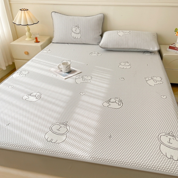 91家纺网 家纺一手货源 找家纺 LIFE.丽芙 2025春夏季新品A类针织提花冰凉豆豆凉感软席床笠三件套加厚冰丝凉席床罩单件（450克）-风格一 卡皮巴拉-灰