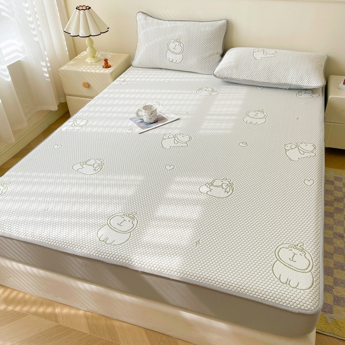 91家纺网 家纺一手货源 找家纺 LIFE.丽芙 2025春夏季新品A类针织提花冰凉豆豆凉感软席床笠三件套加厚冰丝凉席床罩单件（450克）-风格一 卡皮巴拉-绿