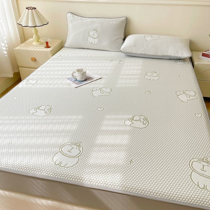 91家纺网 家纺一手货源 找家纺 LIFE.丽芙 2025春夏季新品A类针织提花冰凉豆豆凉感软席床笠三件套加厚冰丝凉席床罩单件（450克）-风格一 卡皮巴拉-绿