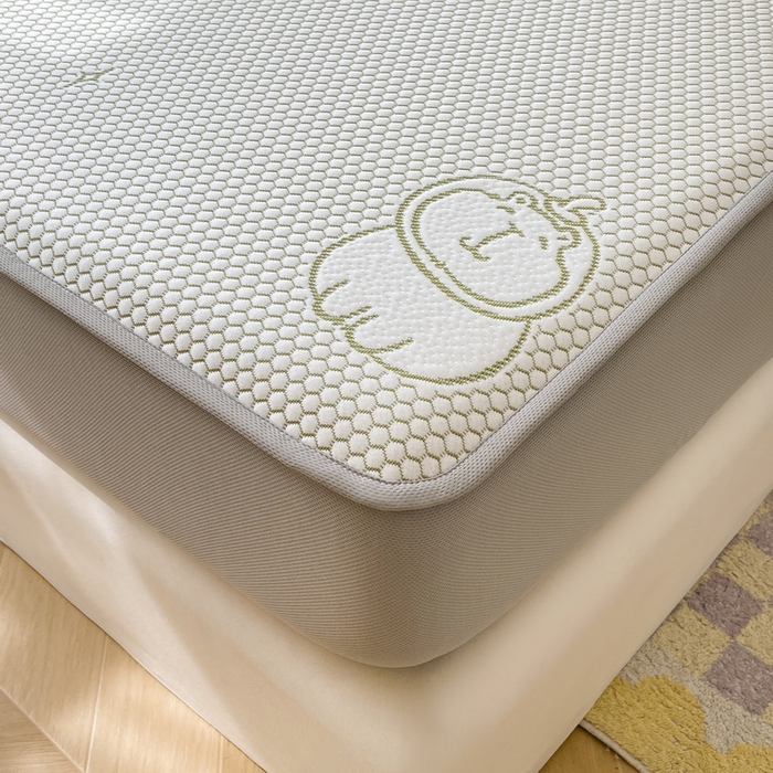 91家纺网 家纺一手货源 找家纺 LIFE.丽芙 2025春夏季新品A类针织提花冰凉豆豆凉感软席床笠三件套加厚冰丝凉席床罩单件（450克）-风格一 卡皮巴拉-绿