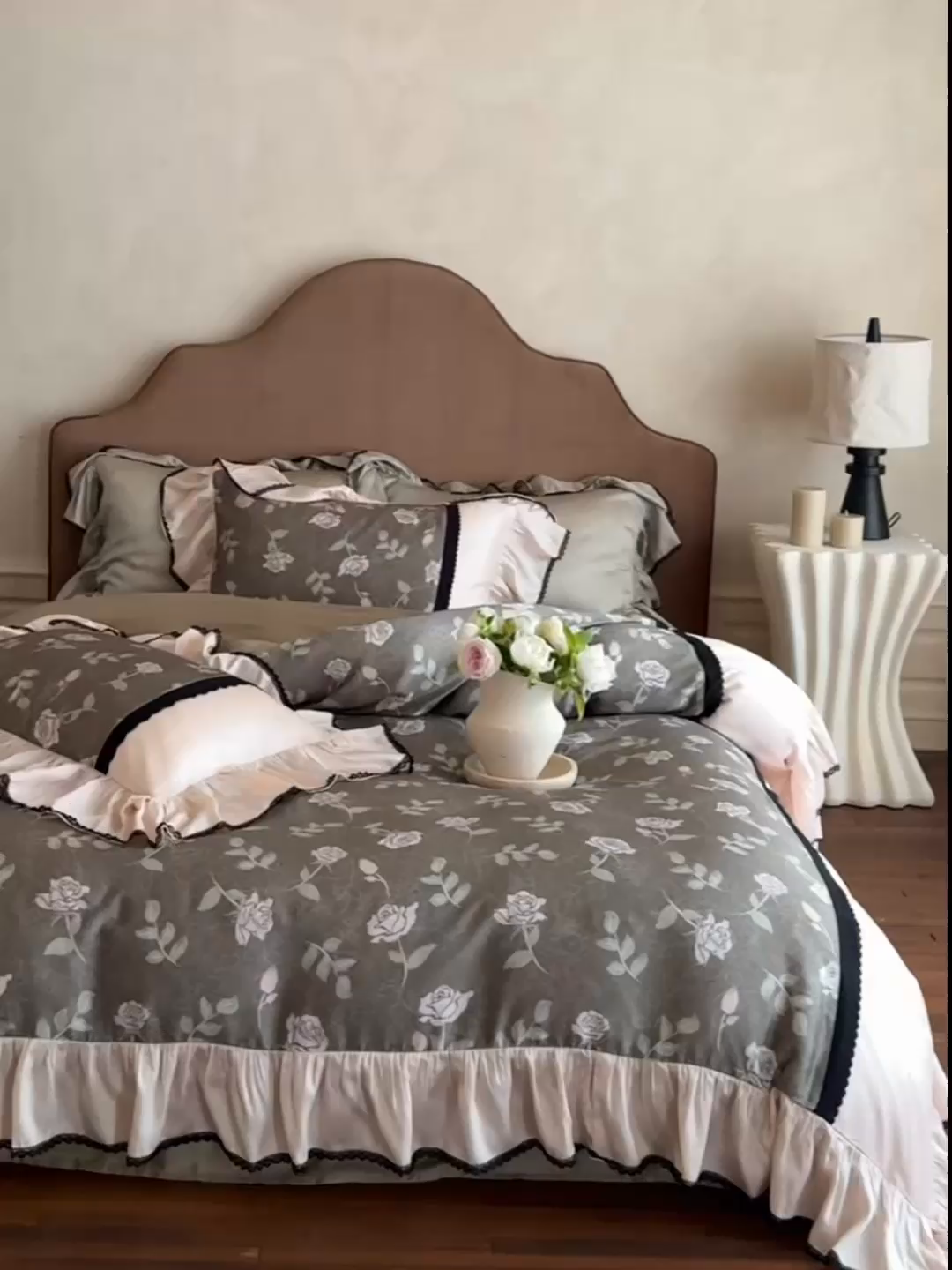 91家纺网 家纺一手货源 找家纺 佳汐蓝家纺 2025春夏新款60s兰精天丝数码印花荷叶花边四件套-芙蕾雅 芙蕾雅-绿色