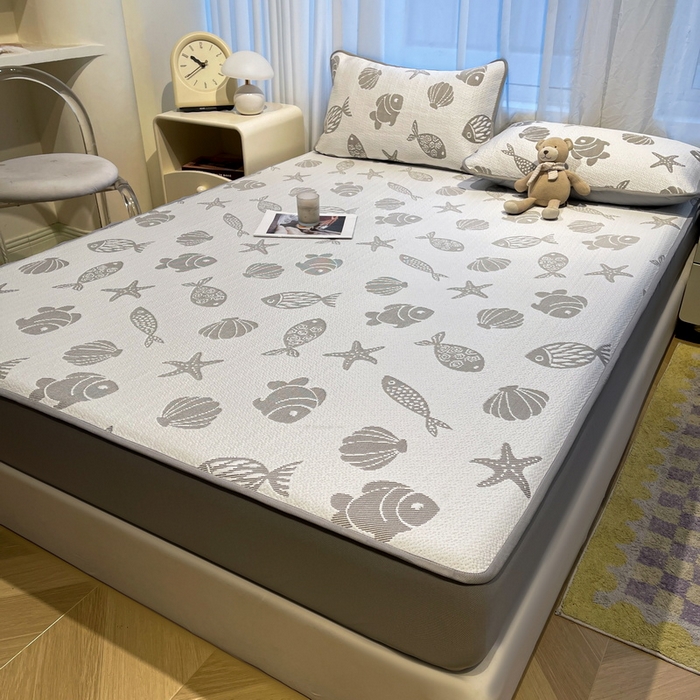 91家纺网 家纺一手货源 找家纺 LIFE.丽芙 2025春夏季新品A类针织提花冰凉豆豆凉感软席床笠三件套加厚冰丝凉席床罩单件（450克）-风格二 海底世界-灰