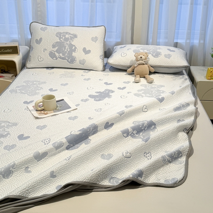 91家纺网 家纺一手货源 找家纺 LIFE.丽芙 2025春夏季新品A类针织提花冰凉豆豆凉感软席床笠三件套加厚冰丝凉席床罩单件（450克）-风格二 熊世界-海蓝