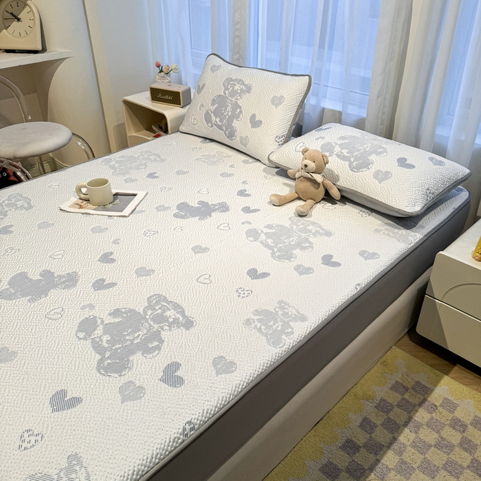 91家纺网 家纺一手货源 找家纺 LIFE.丽芙 2025春夏季新品A类针织提花冰凉豆豆凉感软席床笠三件套加厚冰丝凉席床罩单件（450克）-风格二 熊世界-海蓝