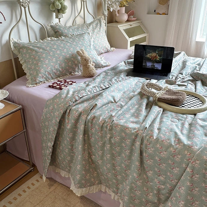 91家纺网 家纺一手货源 找家纺 （总）绫韵家纺 2025新品夏季韩式浪漫小花边空调被夏被薄被子套件系列