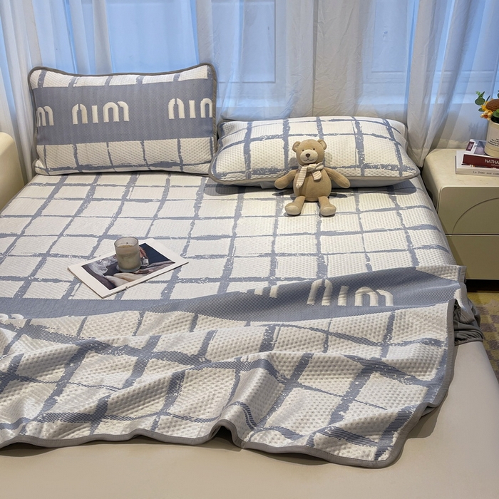 91家纺网 家纺一手货源 找家纺 LIFE.丽芙 2025春夏季新品A类针织提花冰凉豆豆凉感软席床笠三件套加厚冰丝凉席床罩单件（450克）-风格二 几何字母-海蓝