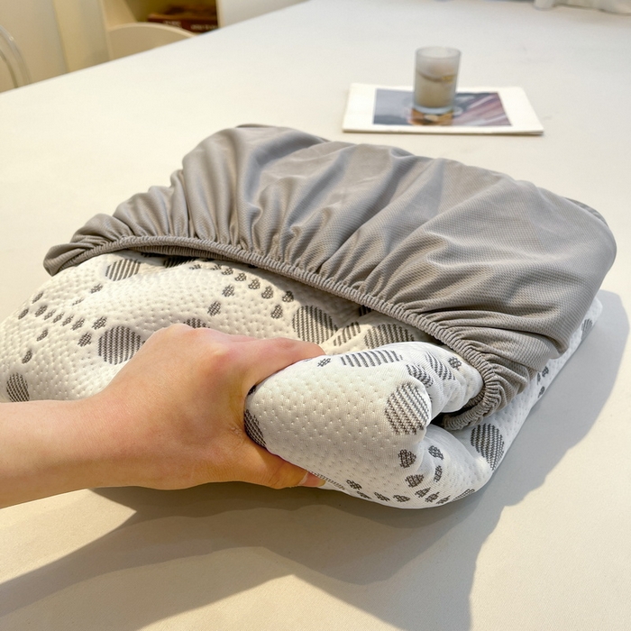 91家纺网 家纺一手货源 找家纺 LIFE.丽芙 2025春夏季新品A类针织提花冰凉豆豆凉感软席床笠三件套加厚冰丝凉席床罩单件（450克）-风格二 维塔-灰