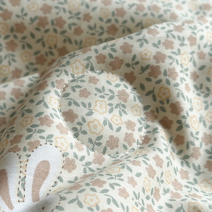 91家纺网 家纺一手货源 找家纺 绫韵家纺 2025新品夏季韩式浪漫小花边空调被夏被薄被子套件系列 百丽兔