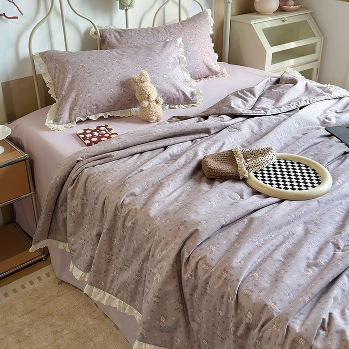 绫韵家纺 2025新品夏季韩式浪漫小花边空调被夏被薄被子套件系列 紫洋兰