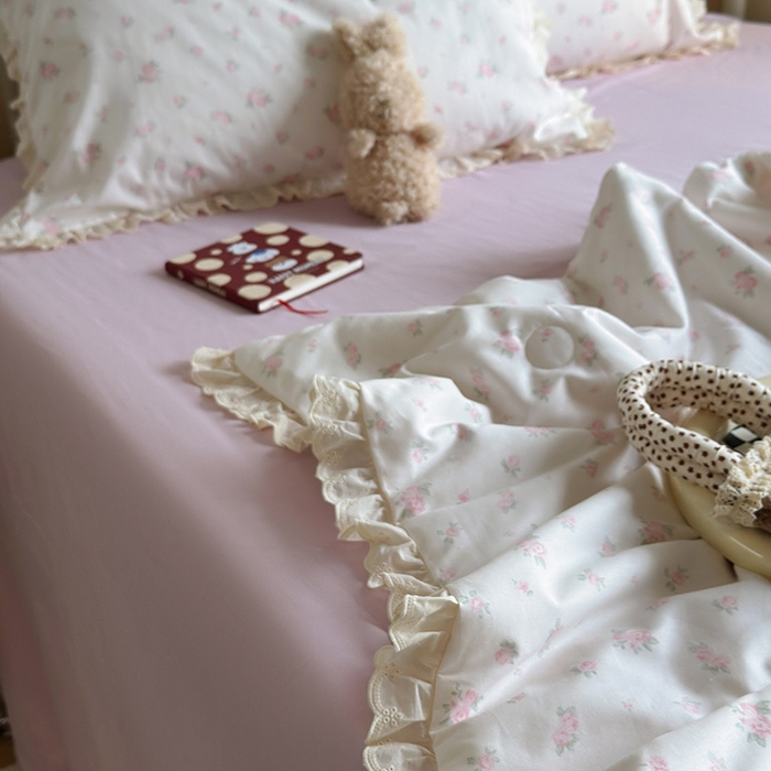 91家纺网 家纺一手货源 找家纺 绫韵家纺 2025新品夏季韩式浪漫小花边空调被夏被薄被子套件系列 艾米丽