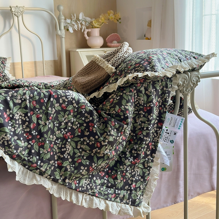 91家纺网 家纺一手货源 找家纺 绫韵家纺 2025新品夏季韩式浪漫小花边空调被夏被薄被子套件系列 长相思