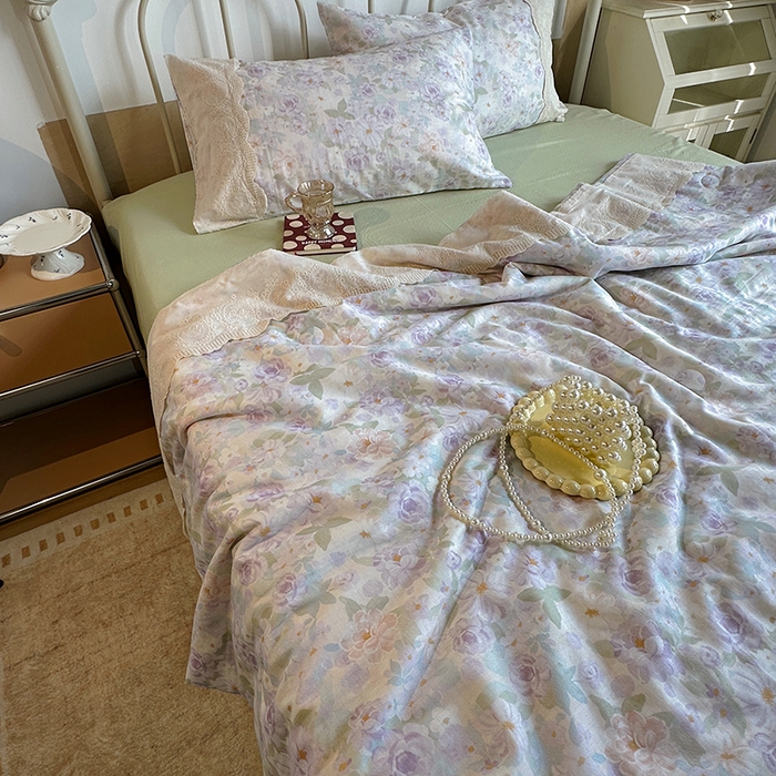 91家纺网 家纺一手货源 找家纺 绫韵家纺 2025夏季新品A类全棉纯棉双层纱法式大花边夏被空调被四件套 国色芳华-紫