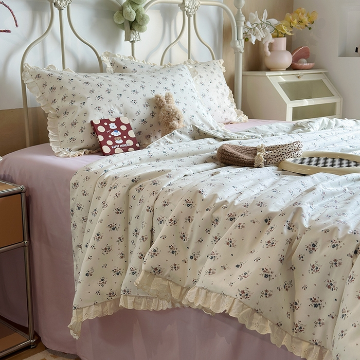 绫韵家纺 2025新品夏季韩式浪漫小花边空调被夏被薄被子套件系列 蔓延