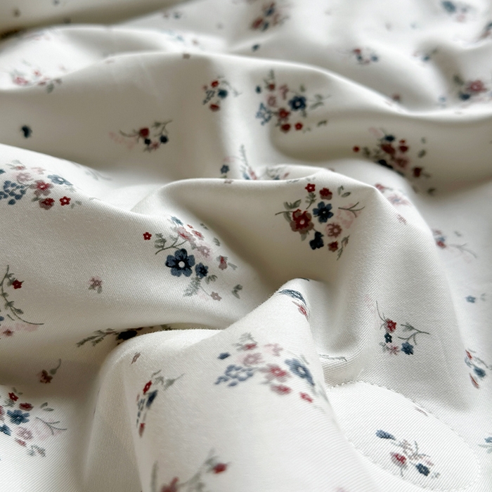 91家纺网 家纺一手货源 找家纺 绫韵家纺 2025新品夏季韩式浪漫小花边空调被夏被薄被子套件系列 蔓延