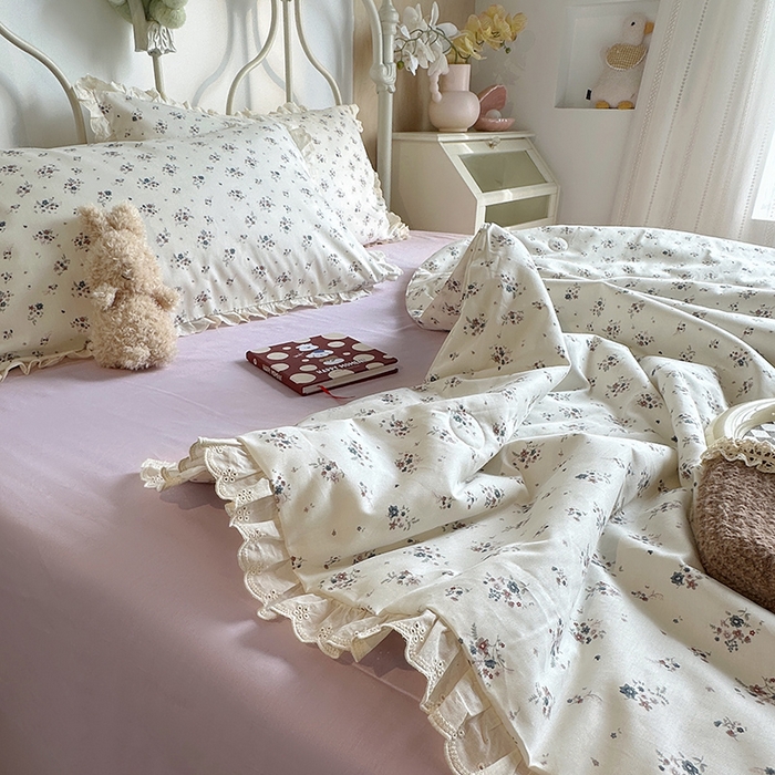 91家纺网 家纺一手货源 找家纺 绫韵家纺 2025新品夏季韩式浪漫小花边空调被夏被薄被子套件系列 蔓延