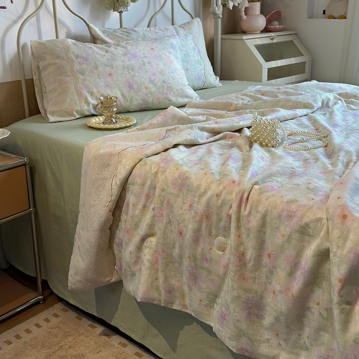 91家纺网 家纺一手货源 找家纺 绫韵家纺 2025夏季新品A类全棉纯棉双层纱法式大花边夏被空调被四件套 仲夏之夜