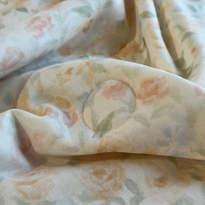 91家纺网 家纺一手货源 找家纺 绫韵家纺 2025夏季新品A类全棉纯棉双层纱法式大花边夏被空调被四件套 月朦胧-黄