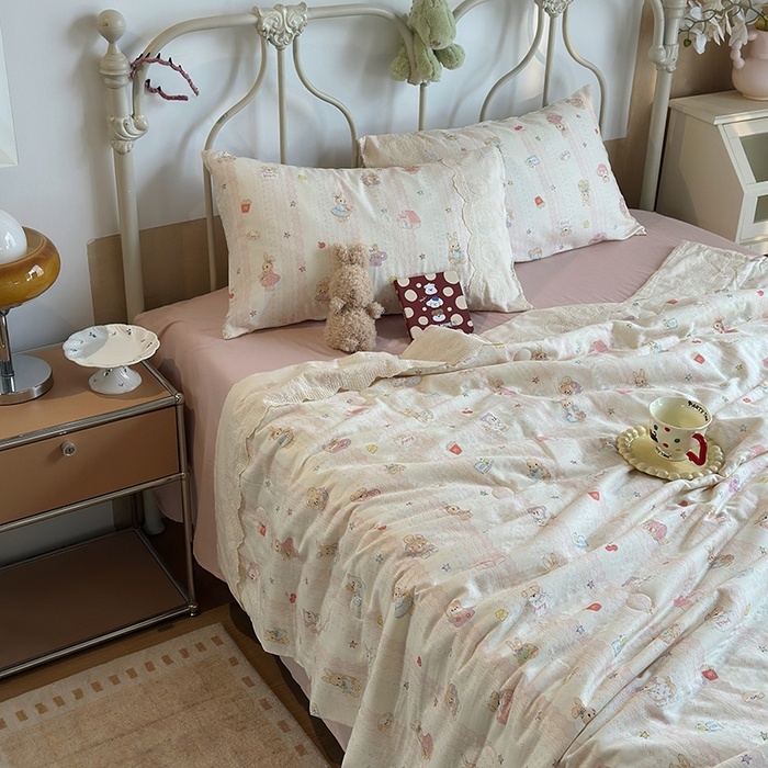 91家纺网 家纺一手货源 找家纺 绫韵家纺 2025夏季新品A类全棉纯棉双层纱法式大花边夏被空调被四件套 茉叶