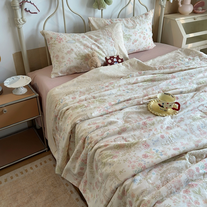 91家纺网 家纺一手货源 找家纺 绫韵家纺 2025夏季新品A类全棉纯棉双层纱法式大花边夏被空调被四件套 庄园秘境