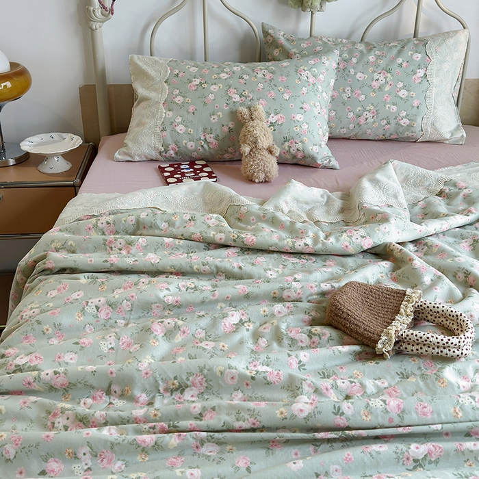 91家纺网 家纺一手货源 找家纺 绫韵家纺 2025夏季新品A类全棉纯棉双层纱法式大花边夏被空调被四件套 诗野集-绿