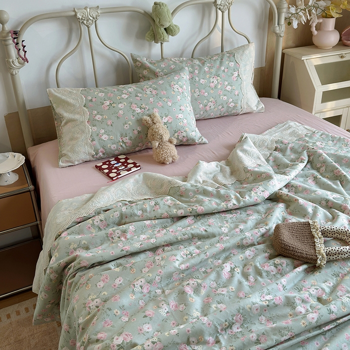 91家纺网 家纺一手货源 找家纺 绫韵家纺 2025夏季新品A类全棉纯棉双层纱法式大花边夏被空调被四件套 诗野集-绿