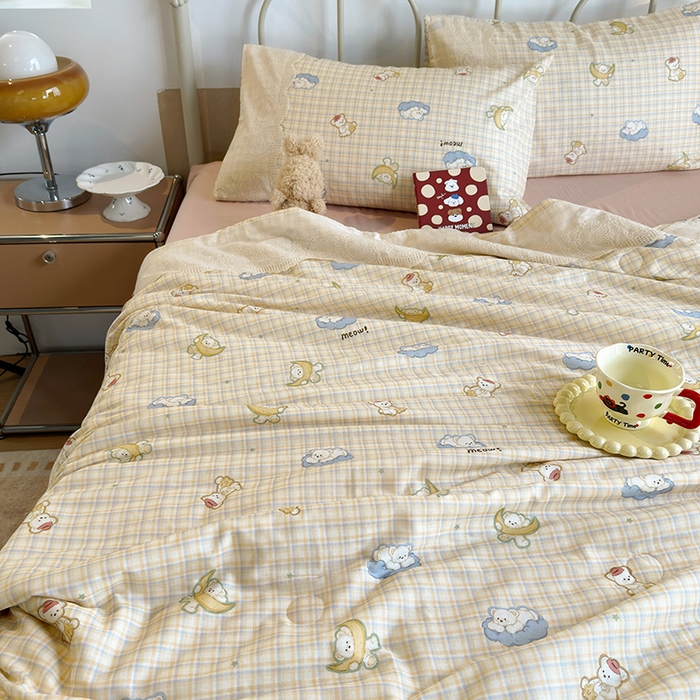 91家纺网 家纺一手货源 找家纺 绫韵家纺 2025夏季新品A类全棉纯棉双层纱法式大花边夏被空调被四件套 星月小熊蓝