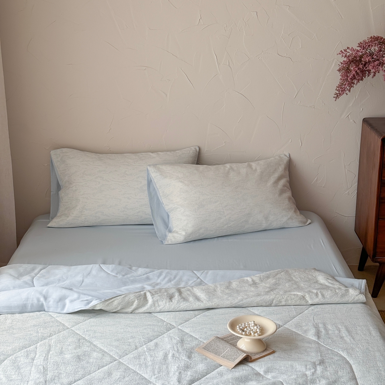 91家纺网 家纺一手货源 找家纺 山舍家居 2025春夏新款色织针刺子提花夏被夏凉被空调被四件套 无由-蓝