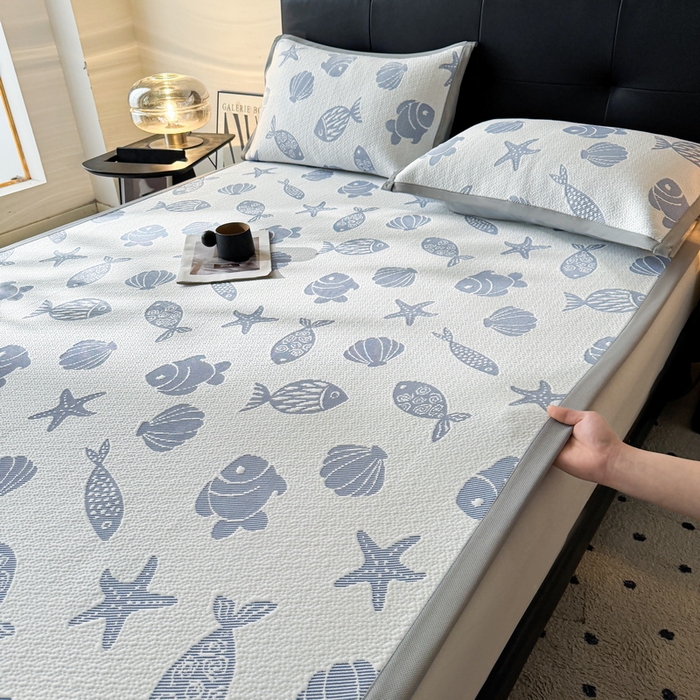 91家纺网 家纺一手货源 找家纺 （总）LIFE.丽芙 2025春夏季新品A类针织提花冰凉豆豆凉感软席子平铺绑带款冰丝凉席三件套（450克）-风格一