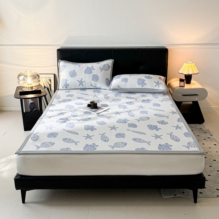 91家纺网 家纺一手货源 找家纺 LIFE.丽芙 2025春夏季新品A类针织提花冰凉豆豆凉感软席子平铺绑带款冰丝凉席三件套（450克）-风格一 海底世界-海蓝