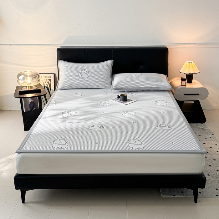 91家纺网 家纺一手货源 找家纺 LIFE.丽芙 2025春夏季新品A类针织提花冰凉豆豆凉感软席子平铺绑带款冰丝凉席三件套（450克）-风格一 卡皮巴拉-灰