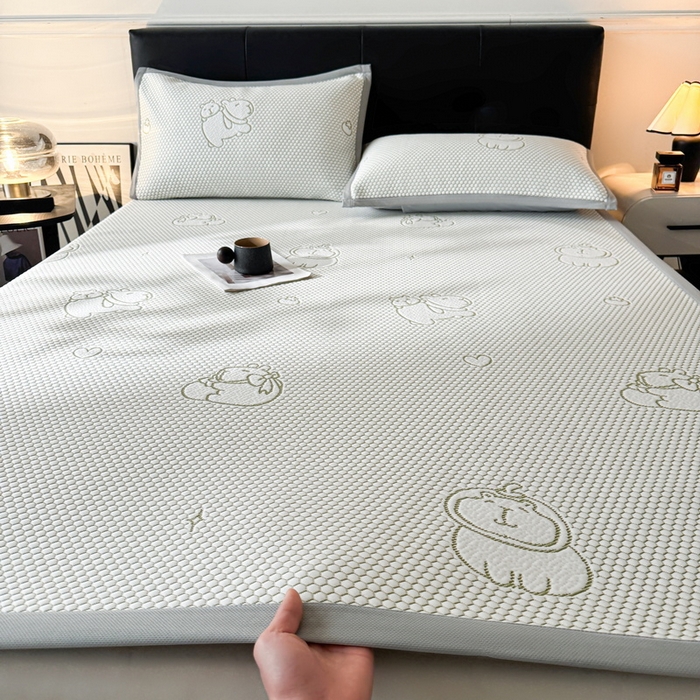 LIFE.丽芙 2025春夏季新品A类针织提花冰凉豆豆凉感软席子平铺绑带款冰丝凉席三件套（450克）-风格一 卡皮巴拉-绿