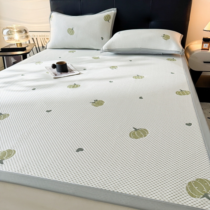 91家纺网 家纺一手货源 找家纺 LIFE.丽芙 2025春夏季新品A类针织提花冰凉豆豆凉感软席子平铺绑带款冰丝凉席三件套（450克）-风格一 南瓜-绿