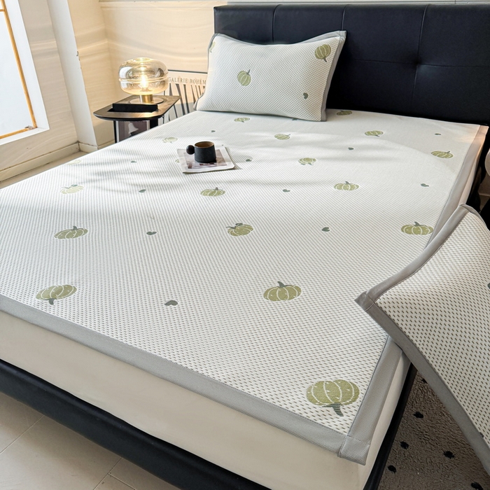 91家纺网 家纺一手货源 找家纺 LIFE.丽芙 2025春夏季新品A类针织提花冰凉豆豆凉感软席子平铺绑带款冰丝凉席三件套（450克）-风格一 南瓜-绿