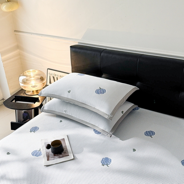 91家纺网 家纺一手货源 找家纺 LIFE.丽芙 2025春夏季新品A类针织提花冰凉豆豆凉感软席子平铺绑带款冰丝凉席三件套（450克）-风格一 南瓜-海蓝