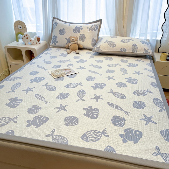 91家纺网 家纺一手货源 找家纺 LIFE.丽芙 2025春夏季新品A类针织提花冰凉豆豆凉感软席子平铺绑带款冰丝凉席三件套（450克）-风格二 海底世界-海蓝